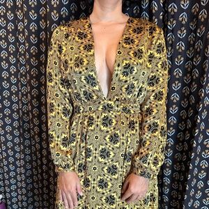 Nieves Lavi New York Black and Gold Print Silk Dress, Size 6